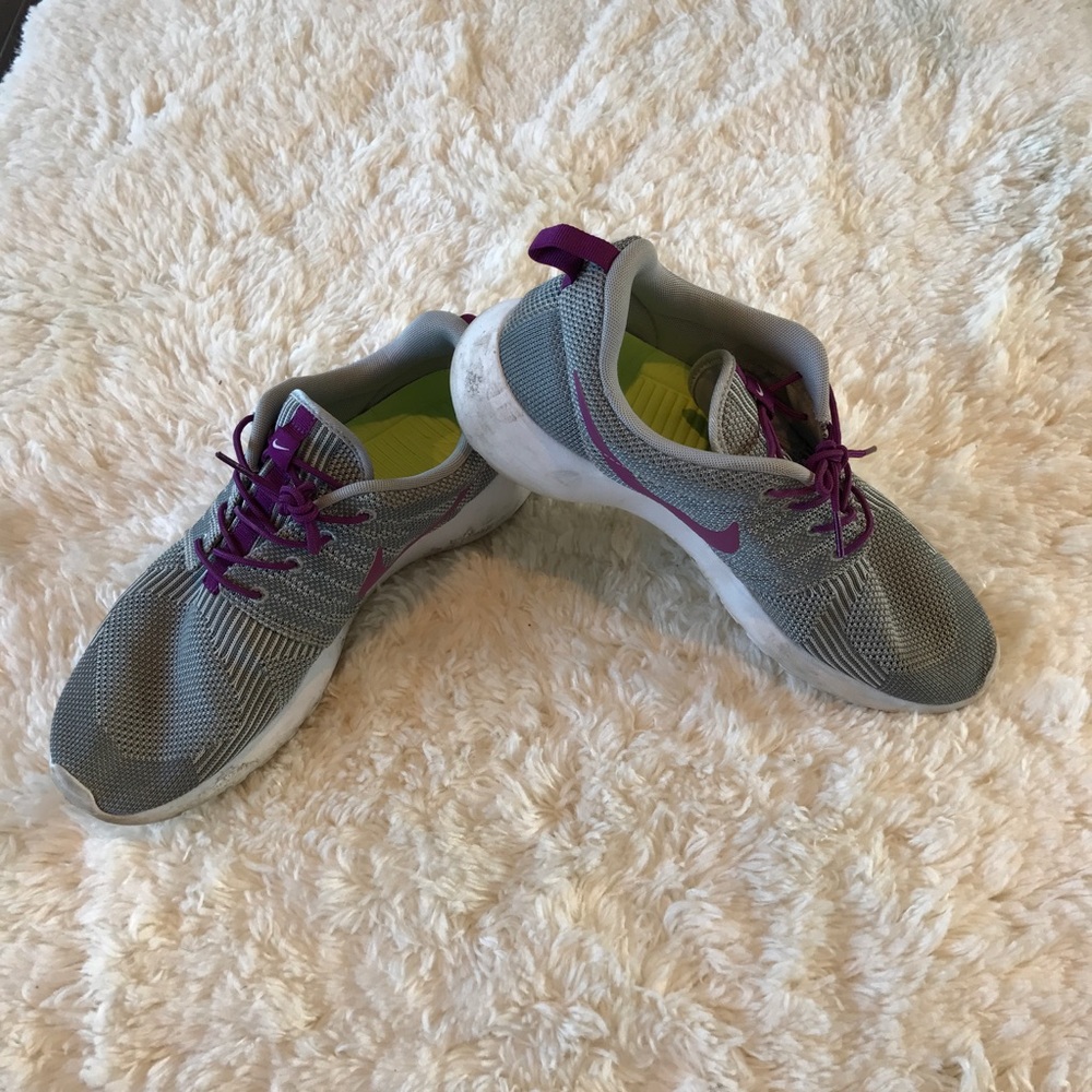 Nike Men Roshe run Gray